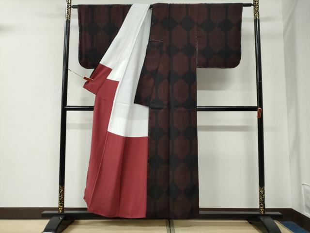 平和屋着物●結城紬　亀甲文　黒地　正絹　逸品　未使用　CABE3073yc