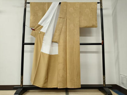 平和屋着物●上質な色無地　吉祥花唐草地紋　飴色　染の近江謹製　正絹　逸品　CABE3103yc