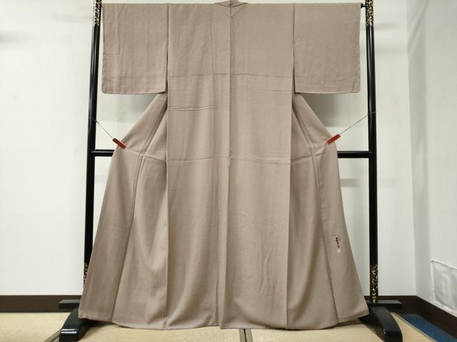 平和屋着物●人間国宝　岩野市兵衛監修　色無地　吉祥地紋　梅染色　正絹　逸品　CABE3112yc