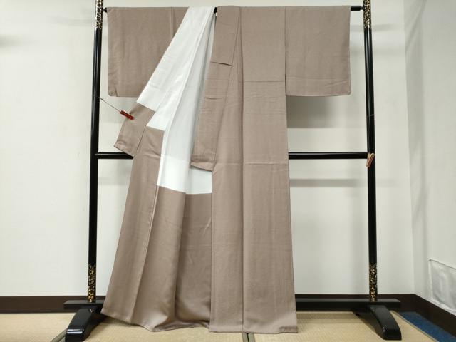 平和屋着物●人間国宝　岩野市兵衛監修　色無地　吉祥地紋　梅染色　正絹　逸品　CABE3112yc