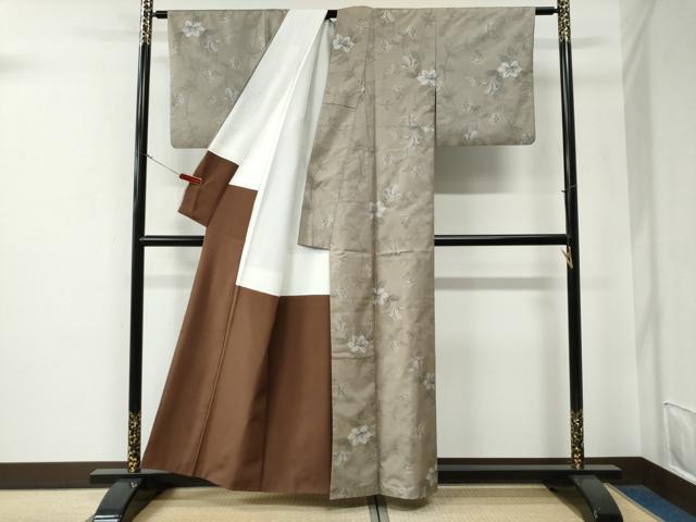平和屋着物●都喜ヱ門　本場大島紬　草花文　藤絹織物謹製　証紙付き　正絹　逸品　CABE3142yc