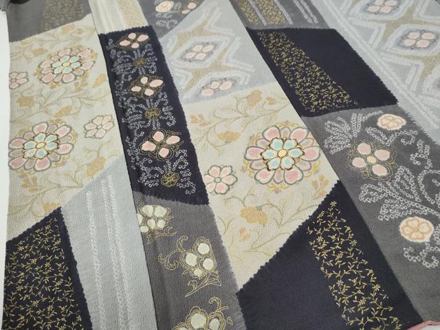 平和屋着物●上質な小紋　胴抜き仕立て　駒刺繍　絞り　吉祥花唐草文　金彩　鬼しぼ縮緬　正絹　逸品　CABE3167yc