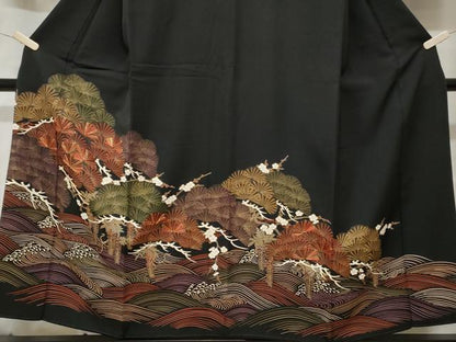 平和屋着物■豪華黒留袖　駒刺繍　立波枝松梅文　藤花房　金彩　正絹　逸品　CABE3285ev