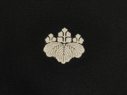 平和屋着物■豪華黒留袖　駒刺繍　立波枝松梅文　藤花房　金彩　正絹　逸品　CABE3285ev