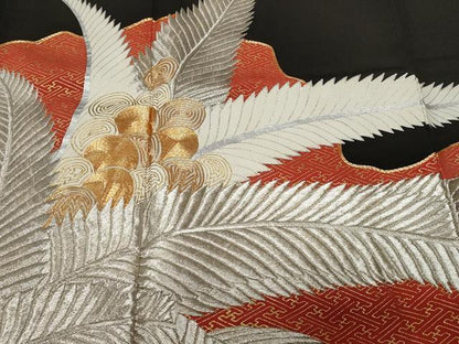 平和屋着物■豪華黒留袖　駒刺繍　草花文　金彩　正絹　逸品　CABE3286ev