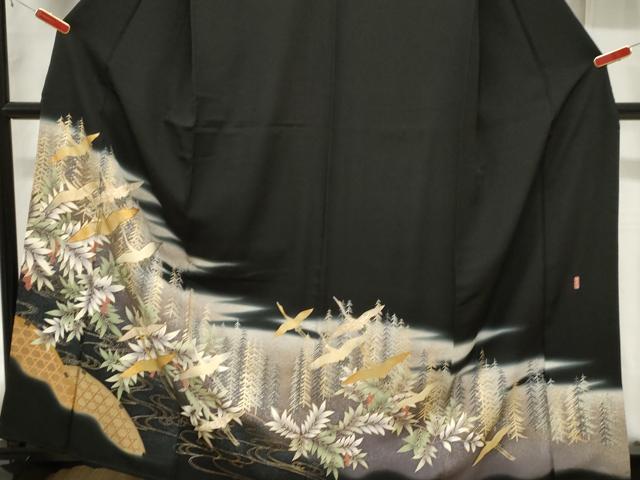 平和屋着物■豪華黒留袖　駒刺繍　萬寿染　流水飛鶴花文　暈し染め　金彩　正絹　逸品　CABE3852dy