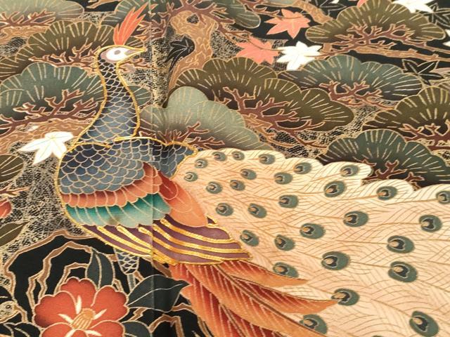 平和屋着物■豪華黒留袖　駒刺繍　孔雀花文　金彩　正絹　逸品　CABE3865dy