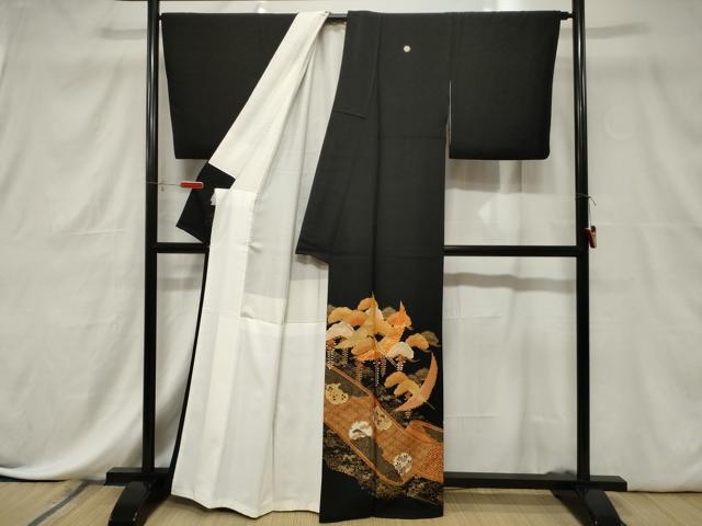 平和屋着物■豪華黒留袖　駒刺繍　雪輪飛鶴枝松文　金彩　正絹　逸品　CABE3867dy