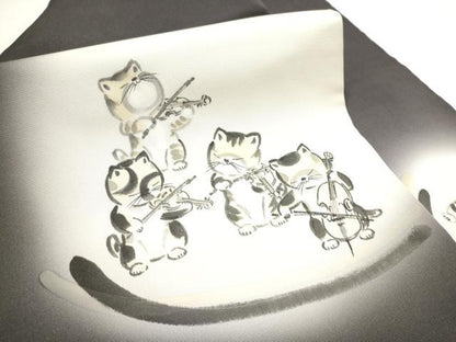 平和屋着物●塩瀬　九寸名古屋帯　手描き　猫　演奏　銀通し地　正絹　逸品　CABE4705hy