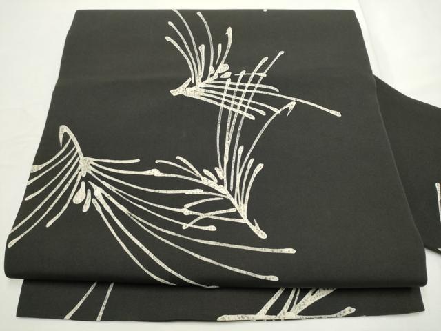 平和屋着物●塩瀬　九寸名古屋帯　ろうけつ染　松葉文　黒地　正絹　逸品　CABE4707hy
