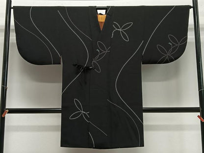 平和屋着物∞道中着　舞蝶紐文　黒地　ロング丈　正絹　逸品　CABE4817ua
