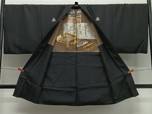 平和屋着物∞男性　長羽織　黒紋付　羽裏：器物文　正絹　逸品　CABE4832ua