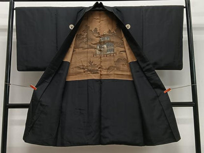 平和屋着物∞男性　長羽織　黒紋付　羽裏：風景文　正絹　逸品　CABE4833ua