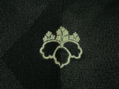 平和屋着物∞長羽織　刺繍　絞り　飛鶴文　黒地　金銀糸　正絹　逸品　CABE4911ua
