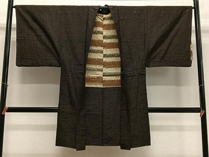 平和屋着物∞男性　国指定重要無形文化財　本場久米島紬　手織　長羽織　横段文　正絹　逸品　CABE4922ua