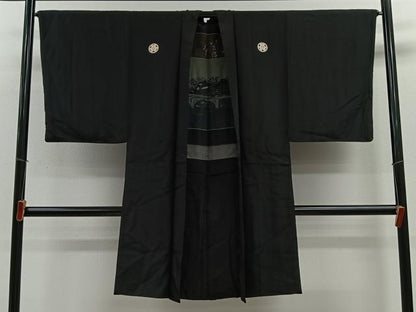平和屋着物∞男性　長羽織　黒紋付　羽裏：風景文　正絹　逸品　CABE4958ua