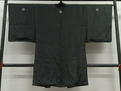 平和屋着物＃男性　長羽織　黒紋付　羽裏：人物文　正絹　逸品　CABE4959ua