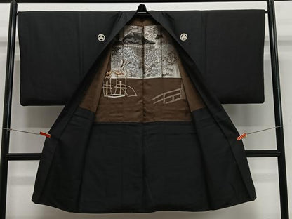 平和屋着物∞男性　長羽織　黒紋付　羽裏：風景文　正絹　逸品　CABE4997ua