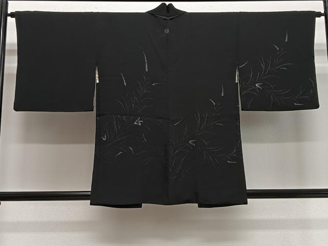 平和屋着物＃羽織　寿光織　草花文　黒地　銀糸　正絹　逸品　CABE5065ua