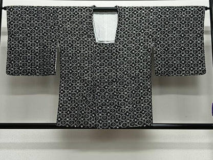 平和屋着物∞道行コート　総絞り　舞花文　黒地　正絹　逸品　未使用　CABE5084ua
