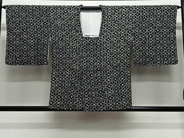 平和屋着物∞道行コート　総絞り　舞花文　黒地　正絹　逸品　未使用　CABE5084ua