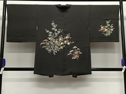 平和屋着物∞羽織　刺繍　草花文　黒地　金彩　正絹　逸品　CABE5098ua