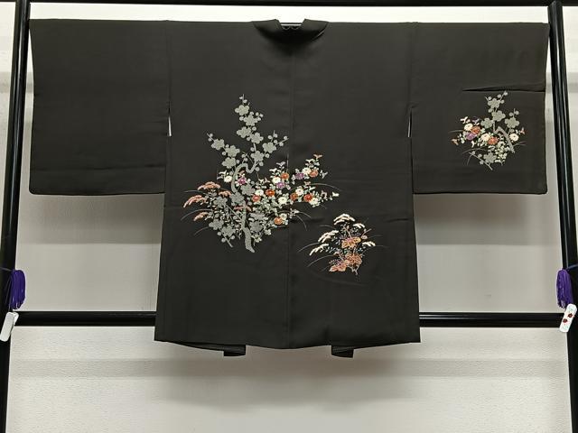 平和屋着物∞羽織　刺繍　草花文　黒地　金彩　正絹　逸品　CABE5098ua