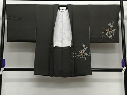 平和屋着物∞羽織　刺繍　草花文　黒地　金彩　正絹　逸品　CABE5098ua