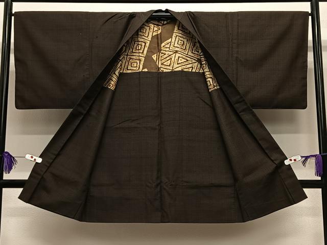 平和屋着物∞男性　長羽織　紬地　格子柄　正絹　逸品　CABE5099ua