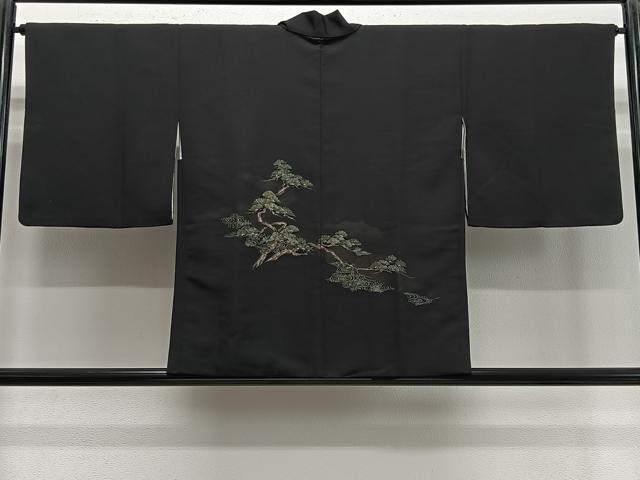平和屋着物＃羽織　寿光織　三蓋松　黒地　金糸　正絹　逸品　CABE5167ua