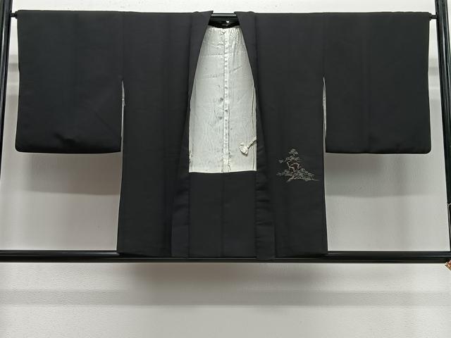 平和屋着物＃羽織　寿光織　三蓋松　黒地　金糸　正絹　逸品　CABE5167ua