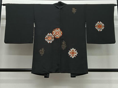 平和屋着物＃羽織　総刺繍　正倉院花文　黒地　正絹　逸品　CABE5168ua