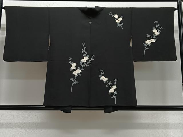 平和屋着物＃羽織　駒刺繍　光琳菊　黒地　金彩　正絹　逸品　CABE5178ua
