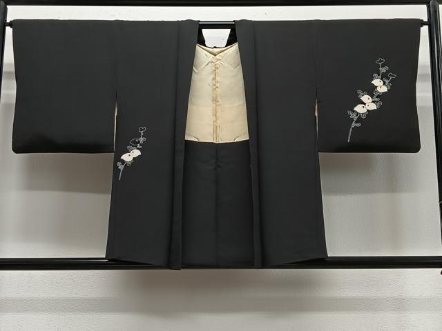 平和屋着物＃羽織　駒刺繍　光琳菊　黒地　金彩　正絹　逸品　CABE5178ua