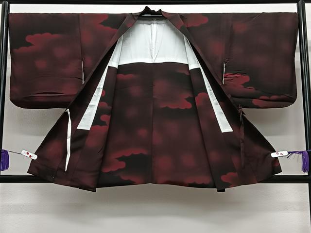 平和屋着物＃道中着　雲取り文　黒地　正絹　逸品　CABE5196ua