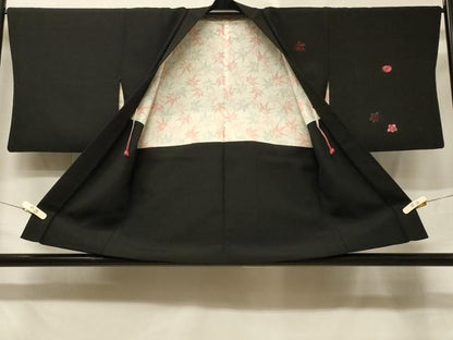 平和屋着物＃羽織　駒刺繍　総刺繍　流水草花文　黒地　正絹　逸品　CABE5323in