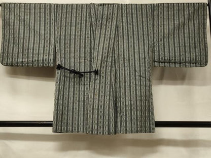平和屋着物＃道中着　格子柄　正絹　逸品　CABE5367in