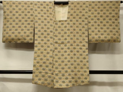 平和屋着物＃道行コート　松葉亀甲文　銀彩　正絹　逸品　未使用　CABE5371in