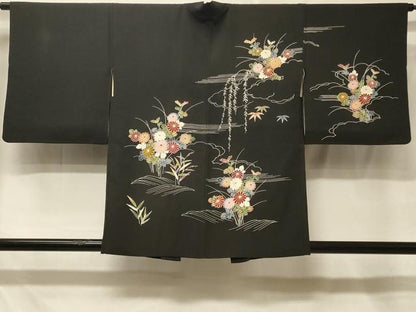 平和屋着物＃羽織　雲取り草花文　黒地　金彩　正絹　逸品　CABE5426in