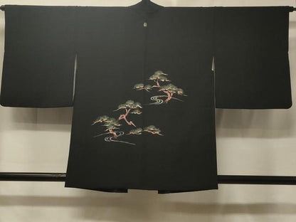 平和屋着物＃羽織　総刺繍　流水枝松文　黒地　正絹　逸品　CABE5493in