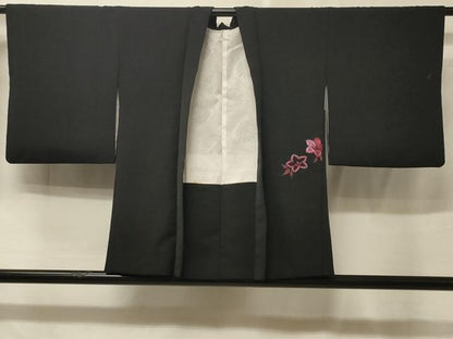 平和屋着物＃羽織　総刺繍　草花文　黒地　金糸　正絹　逸品　CABE5506in