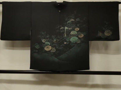 平和屋着物＃羽織　寿光織　御所車草花文　黒地　金銀糸　正絹　逸品　CABE5519in