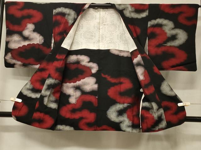 平和屋着物＃道行コート　寿光織　雲重ね文　黒地　銀糸　正絹　逸品　CABE5543in