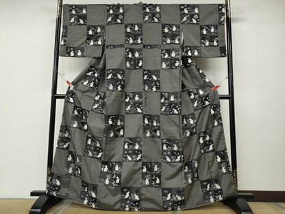 平和屋着物●上質な小紋　本場大島紬地　総刺繍　刺し子　市松兎　太陽　月　正絹　逸品　CABE6870ut