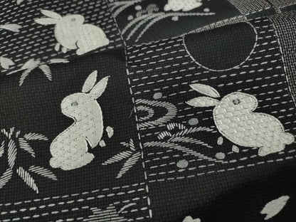 平和屋着物●上質な小紋　本場大島紬地　総刺繍　刺し子　市松兎　太陽　月　正絹　逸品　CABE6870ut