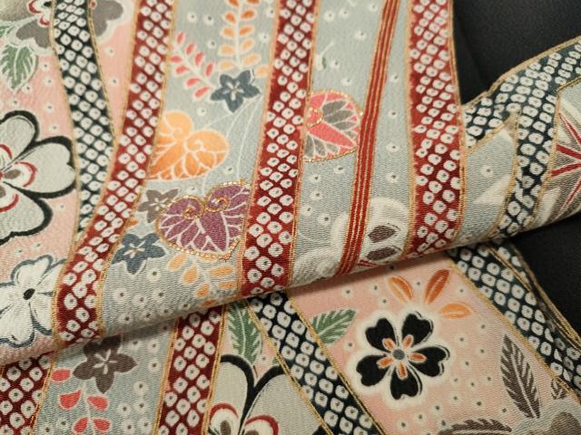平和屋着物●豪華振袖　駒刺繍　熨斗草花文　黒地　金彩　正絹　逸品　CABE6879ut