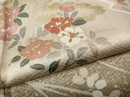 平和屋着物●訪問着　駒刺繍　松皮菱草花文　暈し染め　金銀彩　正絹　逸品　CABE6903ut