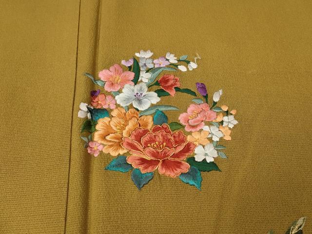 平和屋着物●豪華振袖　手描き　駒刺繍　草花丸文　暈し染め　金彩　正絹　逸品　CABE6921ut