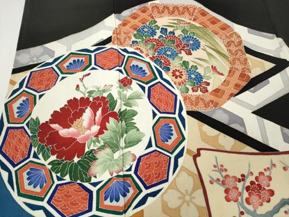 平和屋着物●本加賀友禅作家　鶴見保次　黒留袖　絵皿吉祥花文　正絹　逸品　CABE6949ut