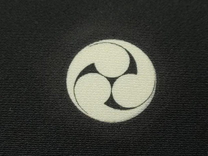 平和屋着物●本加賀友禅作家　鶴見保次　黒留袖　絵皿吉祥花文　正絹　逸品　CABE6949ut
